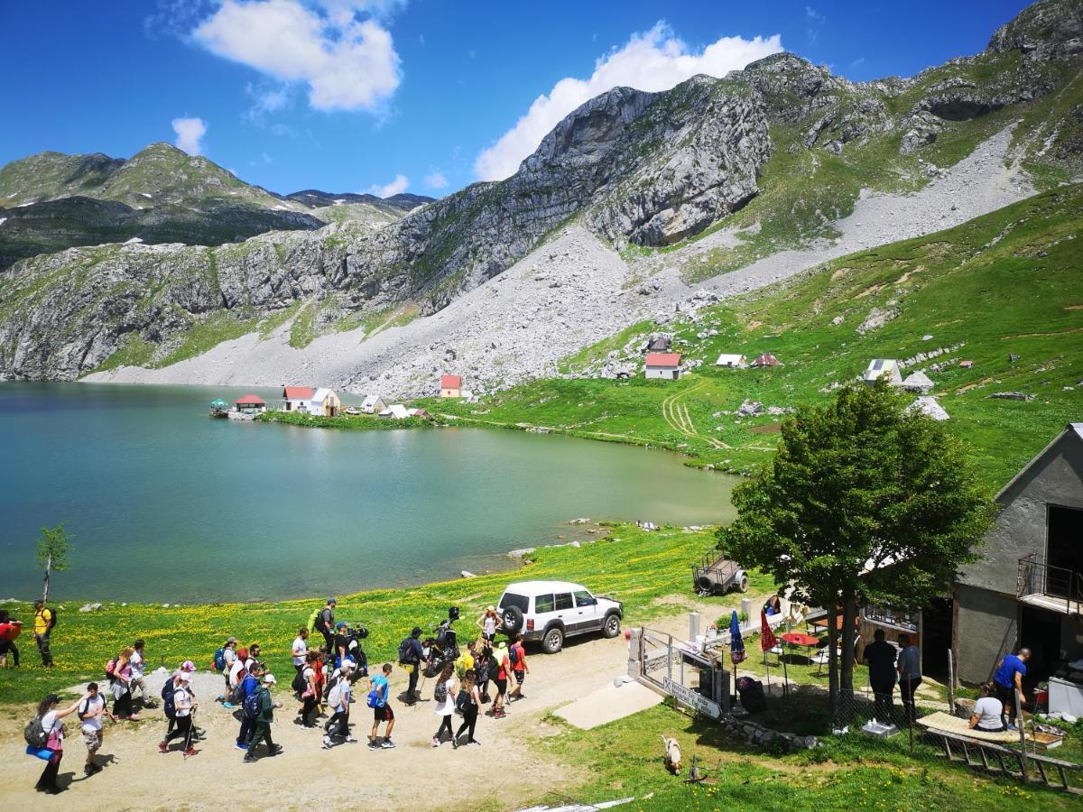 Rural Household Minic - Kapetanovo Jezero Hostel โคลาชิน ภายนอก รูปภาพ