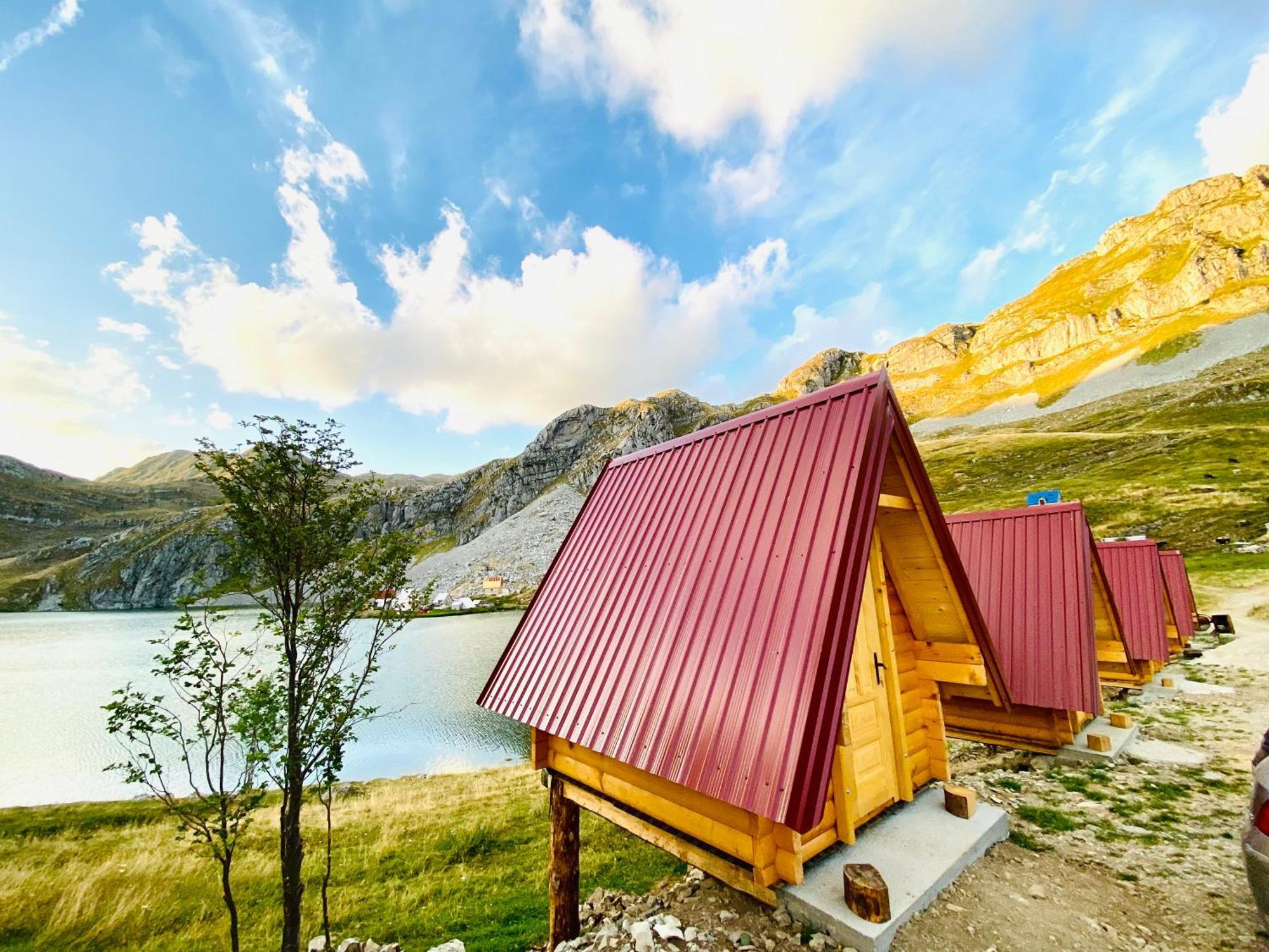 Rural Household Minic - Kapetanovo Jezero Hostel โคลาชิน ภายนอก รูปภาพ