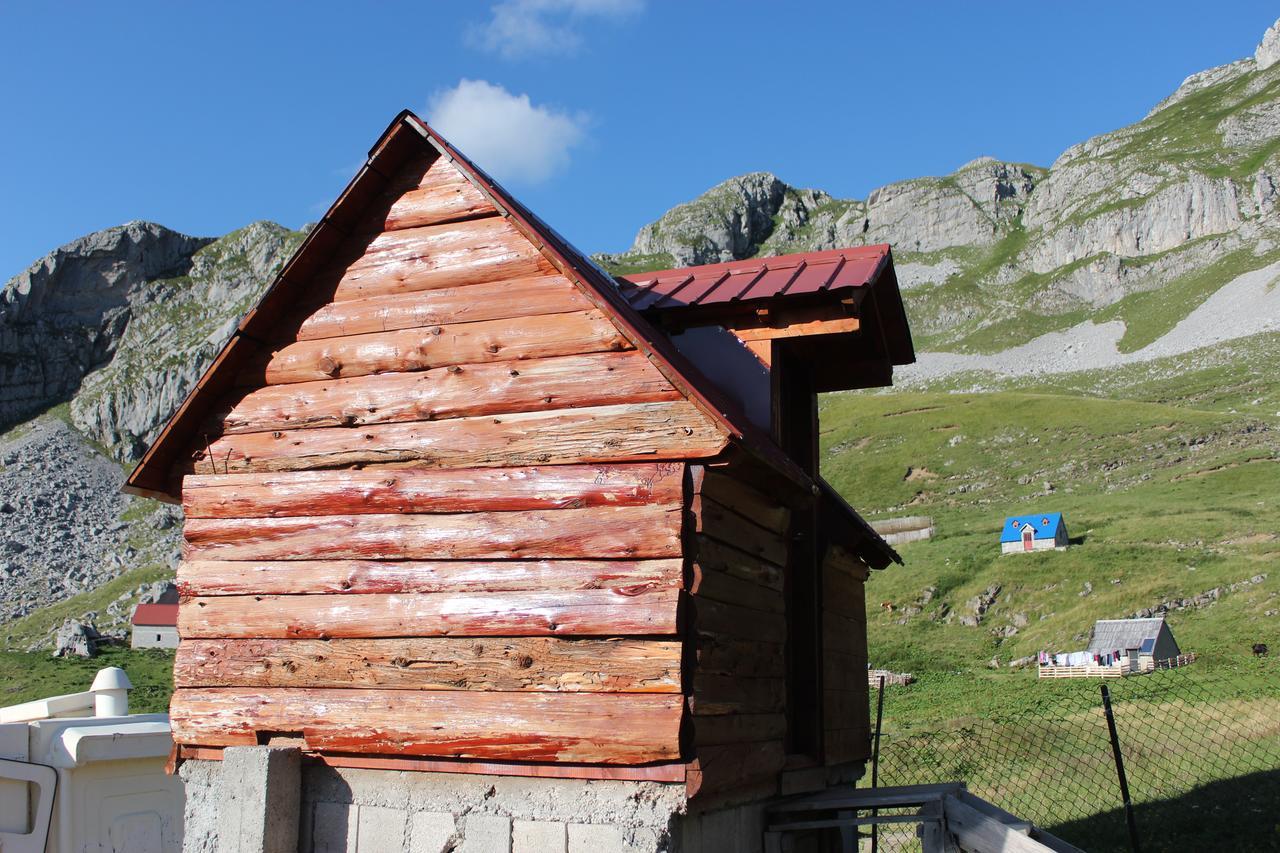 Rural Household Minic - Kapetanovo Jezero Hostel โคลาชิน ภายนอก รูปภาพ