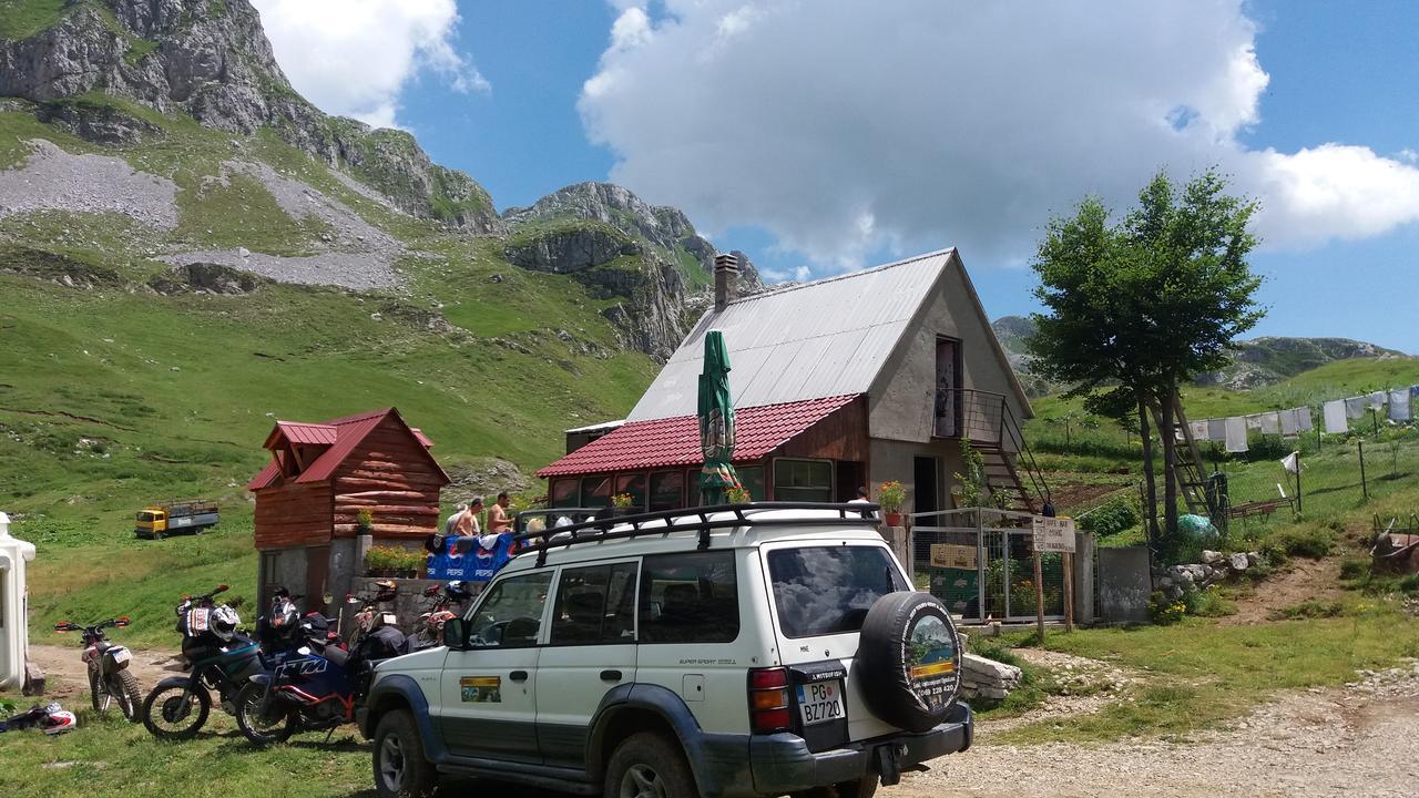 Rural Household Minic - Kapetanovo Jezero Hostel โคลาชิน ภายนอก รูปภาพ